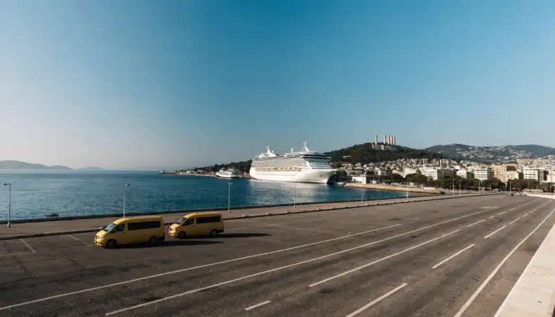 Piraeus cruise terminal, private van transfer Athens